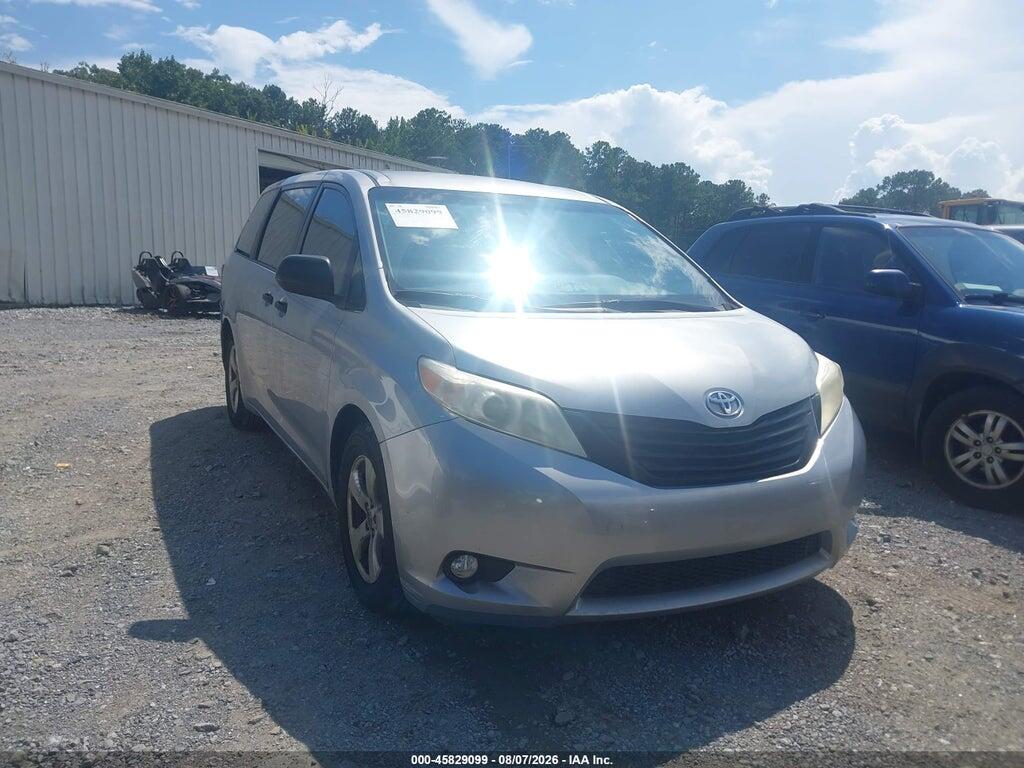 5TDZK3DC7FS660579 2015 TOYOTA SIENNA photo no. 1