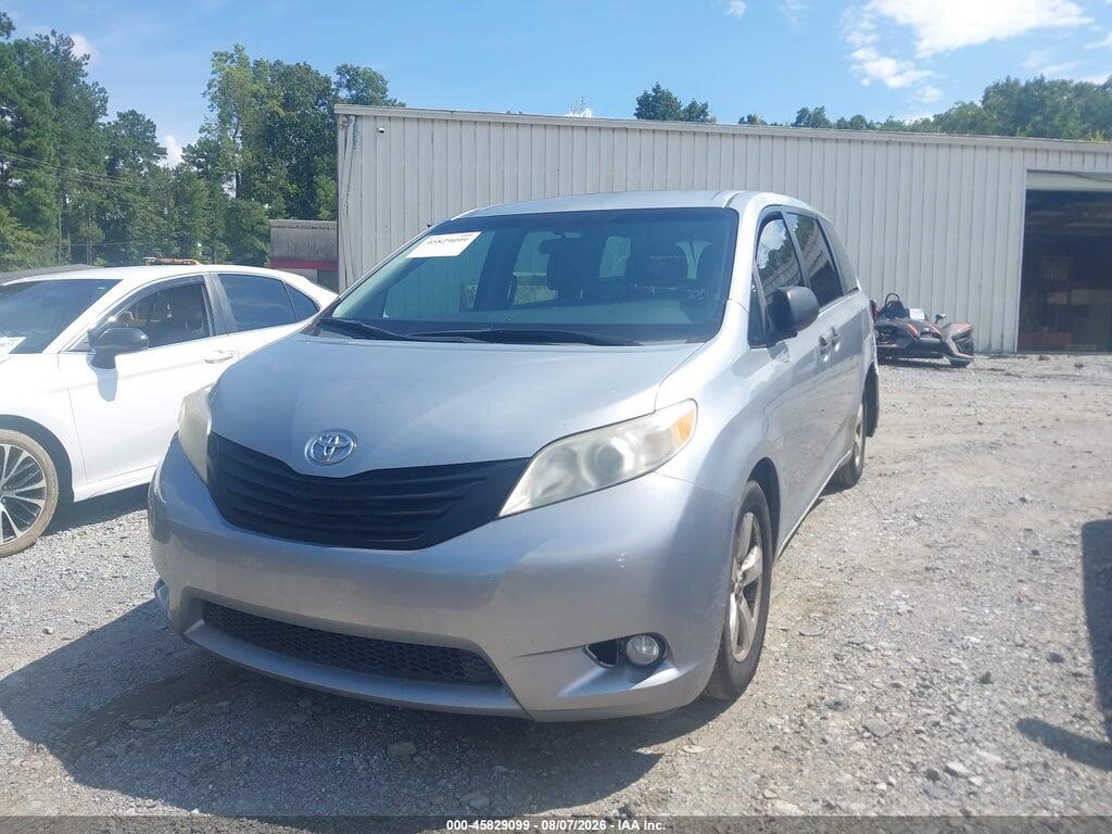 5TDZK3DC7FS660579 2015 TOYOTA SIENNA photo no. 2