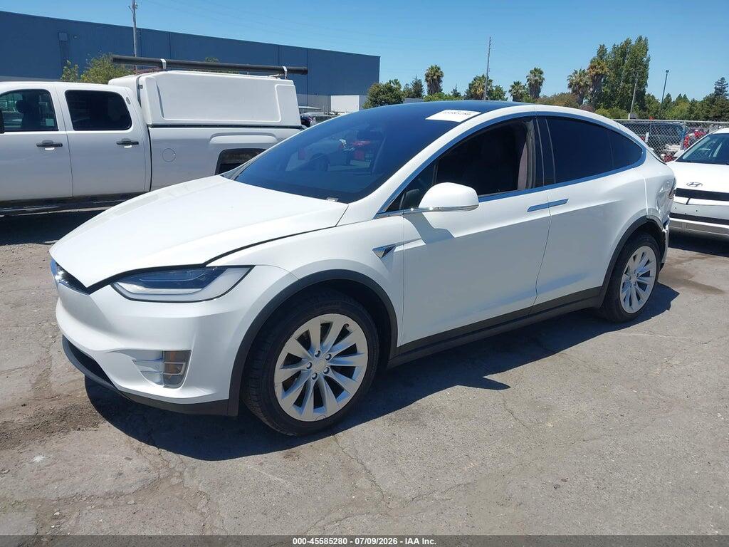 5YJXCAE26LF242156 2020 TESLA MODEL X photo no. 2