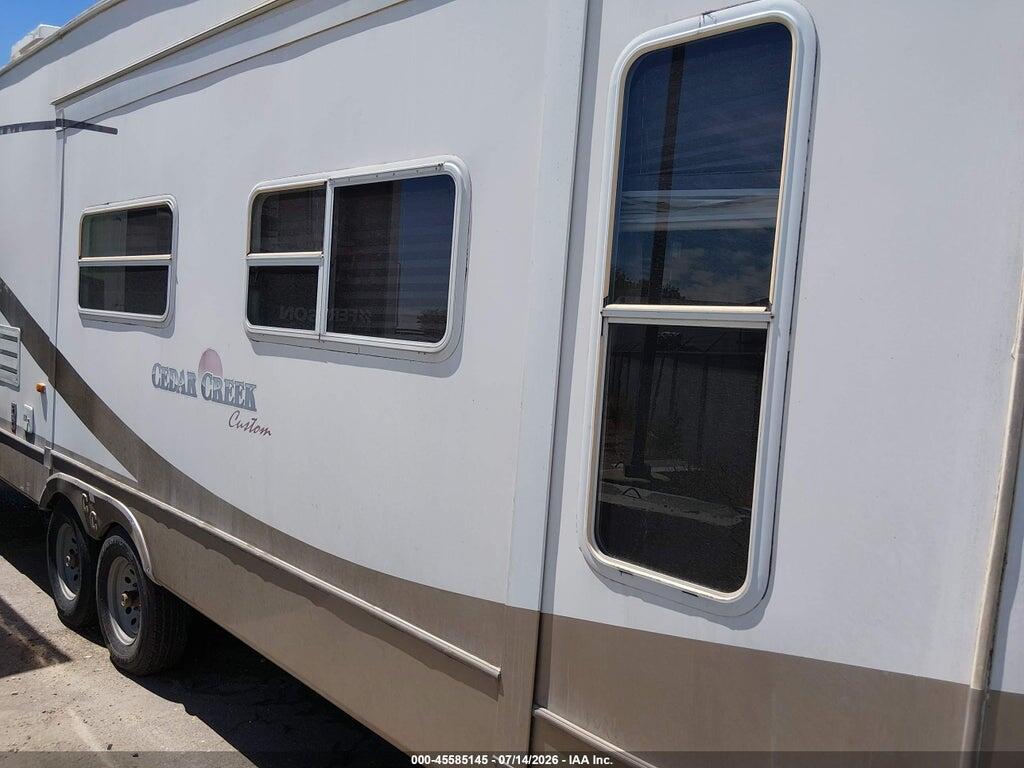 4X4FCRM232P184873 2002 CEDAR CREEK M-36RLTS photo no. 3