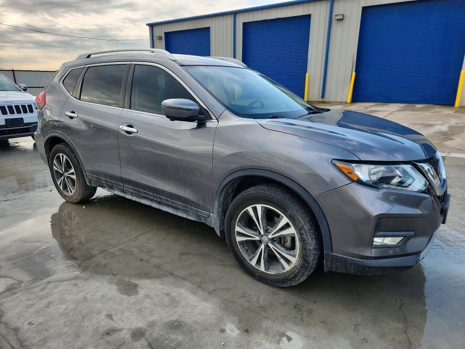 2019 NISSAN ROGUE SV — Фото 4 из 13