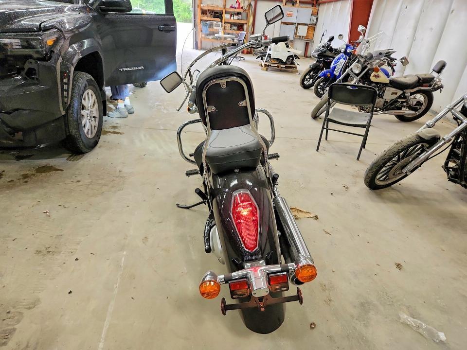 2010 HONDA VT1300 CR — Фото 4 из 9