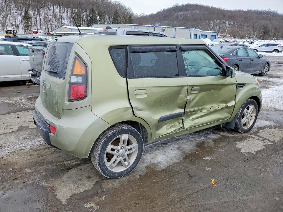 KNDJT2A28A7031626 2010 KIA SOUL photo no. 3