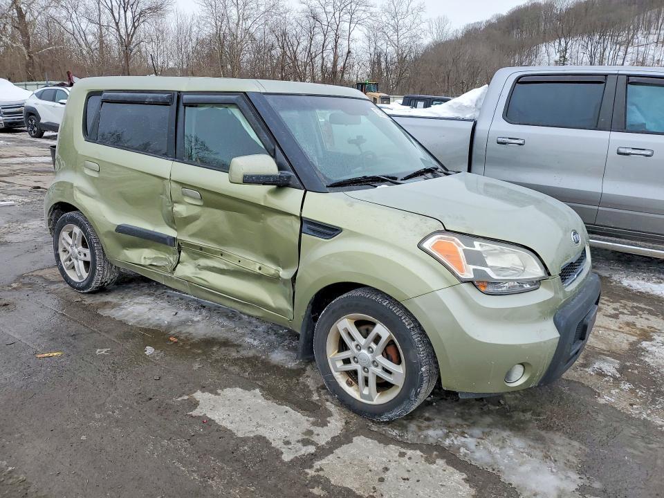 KNDJT2A28A7031626 2010 KIA SOUL photo no. 4