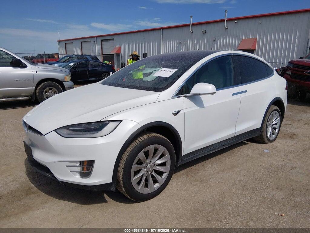 5YJXCAE22LF262324 2020 TESLA MODEL X photo no. 2
