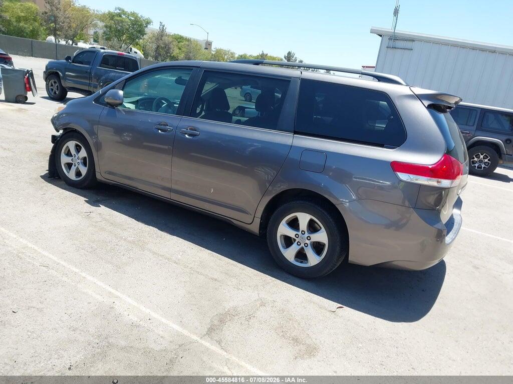5TDKK3DC9BS076096 2011 TOYOTA SIENNA photo no. 3