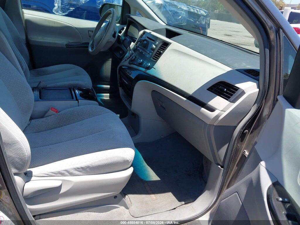 5TDKK3DC9BS076096 2011 TOYOTA SIENNA photo no. 5
