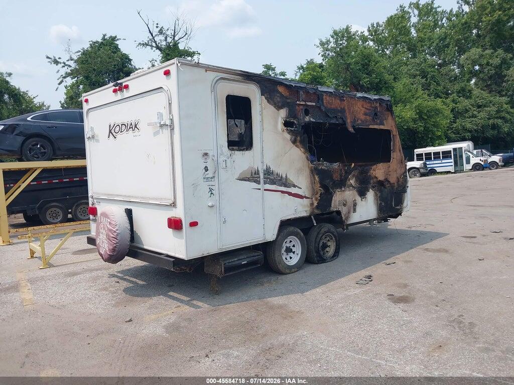 47CTS5J2X9K124765 2009 KODIAK EXPANDABLE photo no. 4