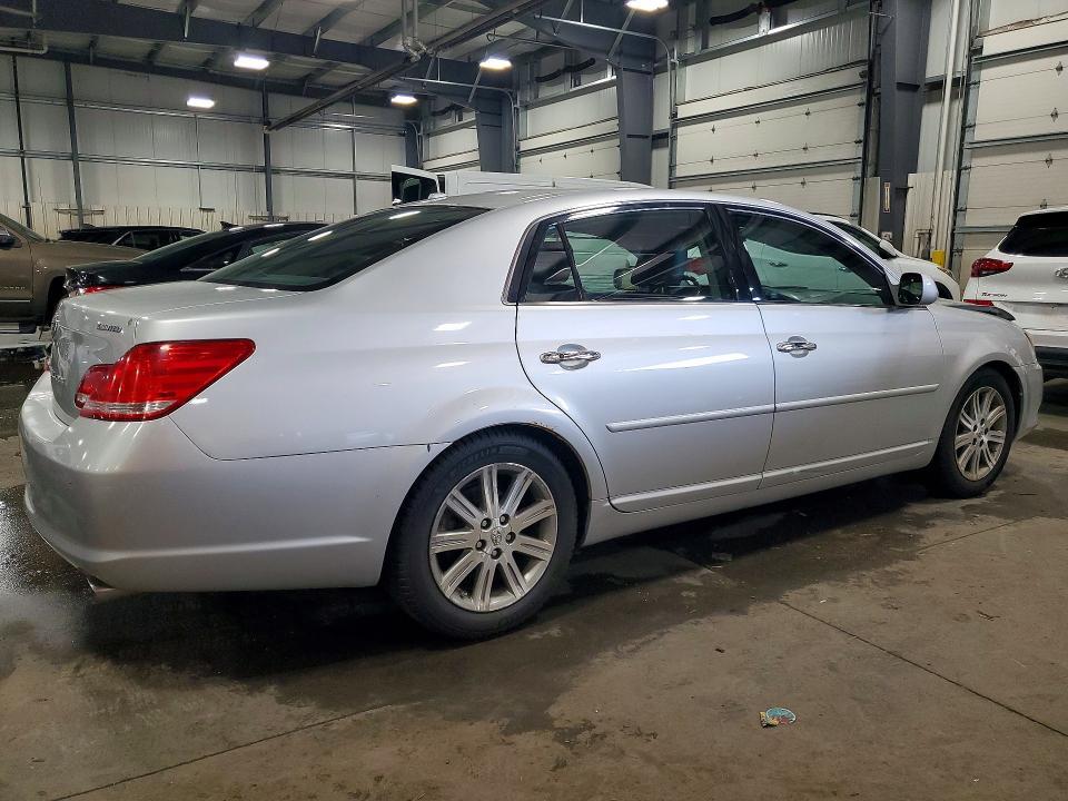 2010 TOYOTA AVALON LIMITED — Фото 3 из 12