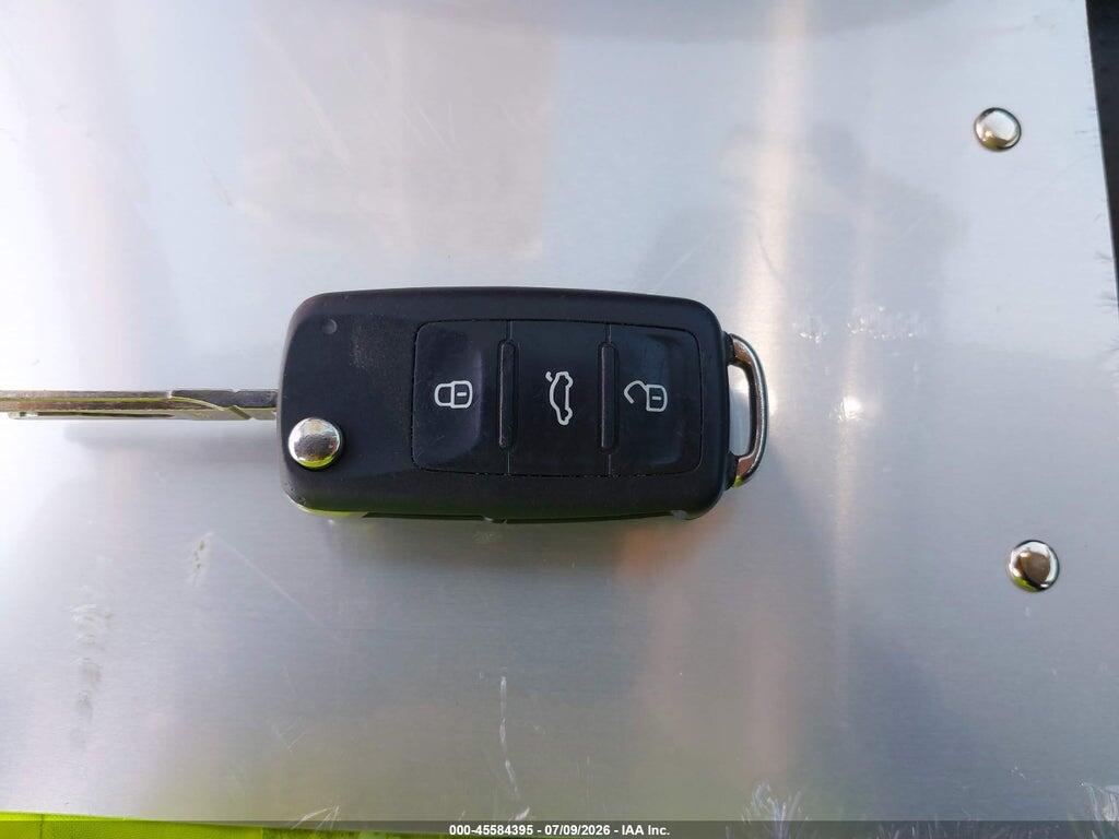 1VWAT7A32GC061689 2016 VOLKSWAGEN PASSAT photo no. 11