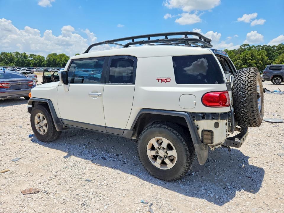 JTEZU4BF3AK010754 2010 TOYOTA FJ CRUISER photo no. 2