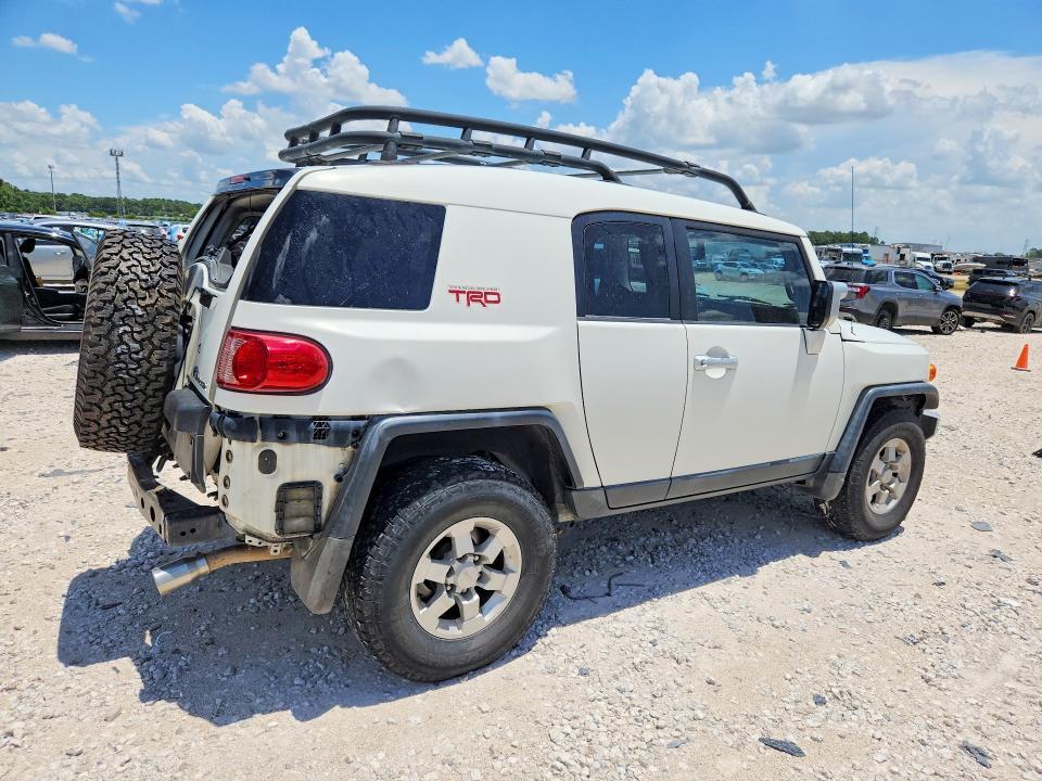 JTEZU4BF3AK010754 2010 TOYOTA FJ CRUISER photo no. 3