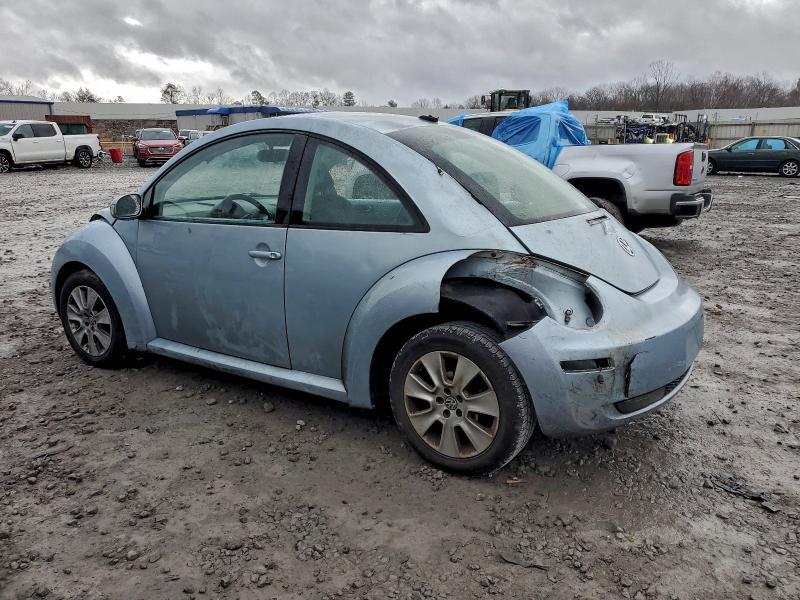 2010 VOLKSWAGEN NEW BEETLE — Фото 2 из 12