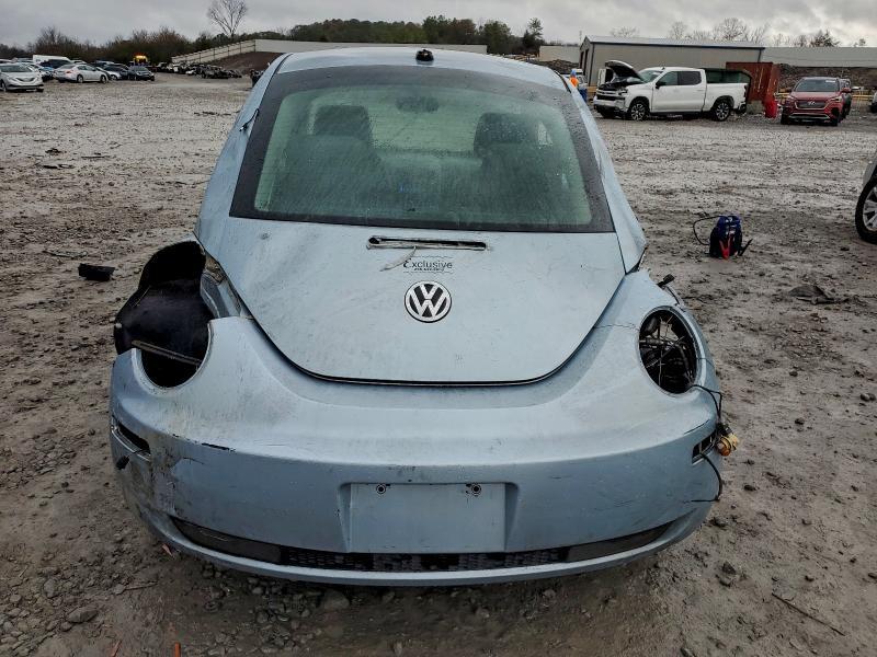 2010 VOLKSWAGEN NEW BEETLE — Фото 6 из 12