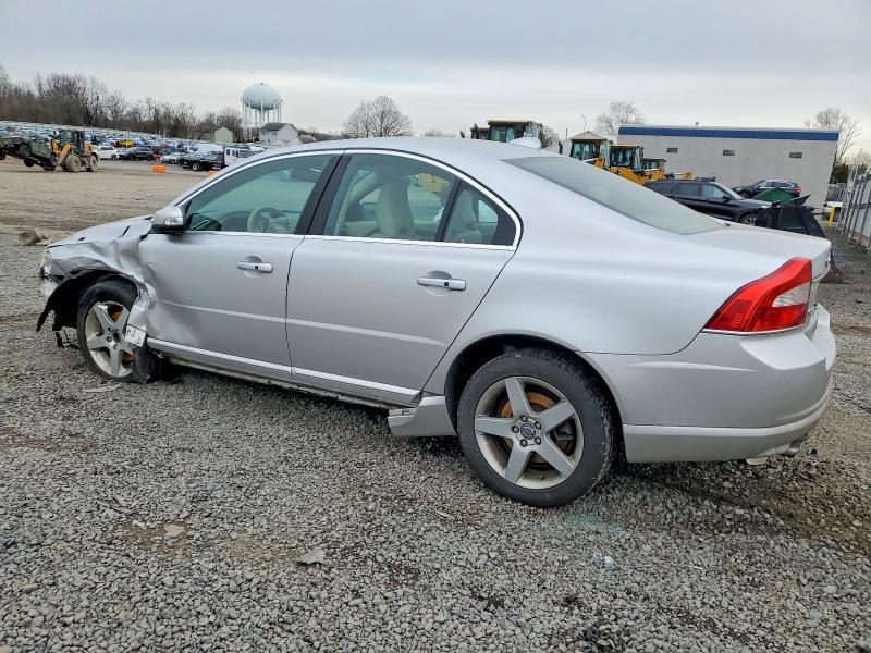 2010 VOLVO S80 — Фото 2 из 13