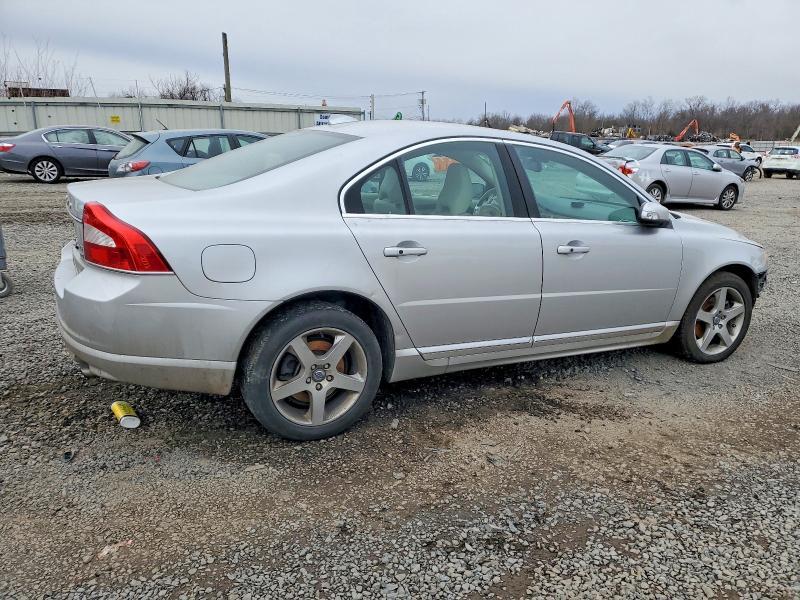2010 VOLVO S80 — Фото 3 из 13