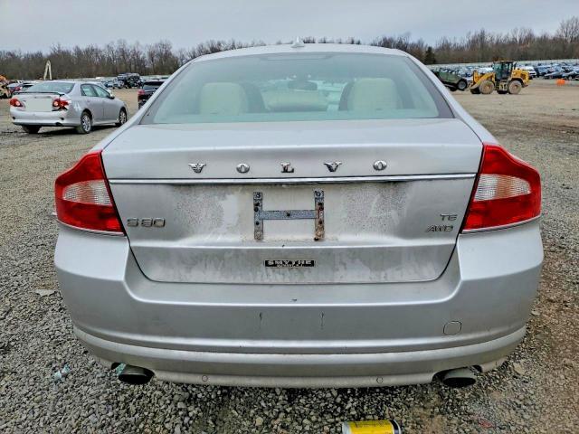 2010 VOLVO S80 — Фото 6 из 13