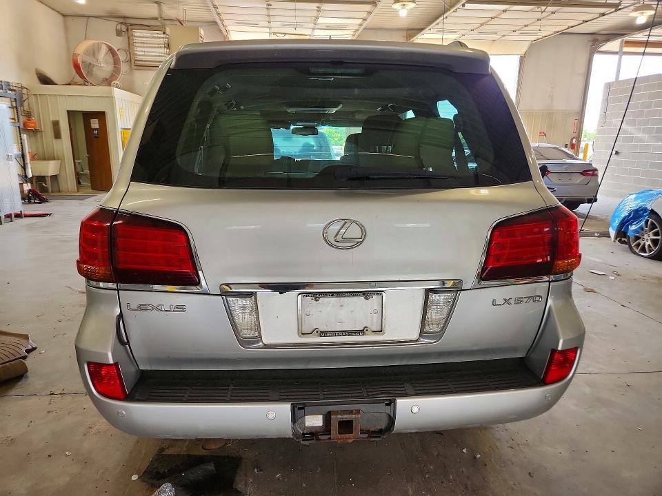 2009 LEXUS LX 570 — Фото 6 из 13