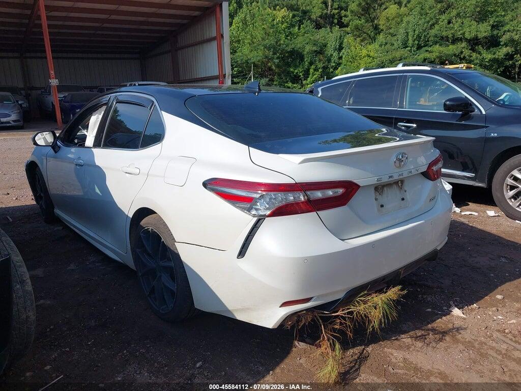 4T1B61HK1JU049698 2018 TOYOTA CAMRY photo no. 3