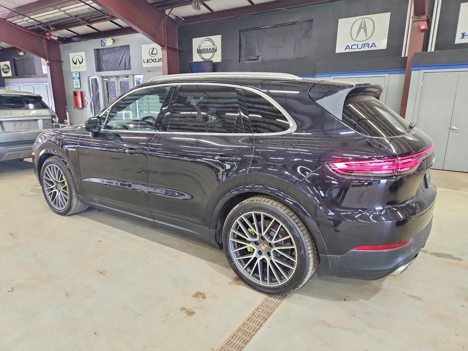 2019 PORSCHE CAYENNE SE HYBRID — Фото 2 из 13