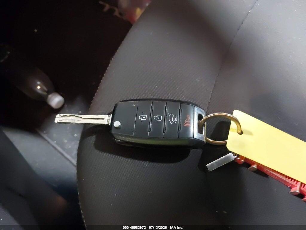 KNDJN2A23E7010747 2014 KIA SOUL photo no. 11