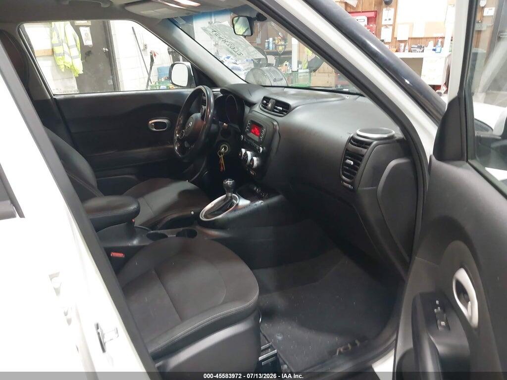 KNDJN2A23E7010747 2014 KIA SOUL photo no. 5