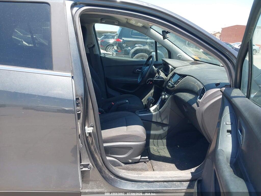 3GNCJLSB9JL402377 2018 CHEVROLET TRAX photo no. 5