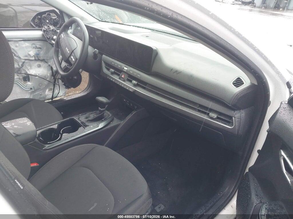 3KPFT4DE1TE303623 2026 KIA K4 photo no. 5