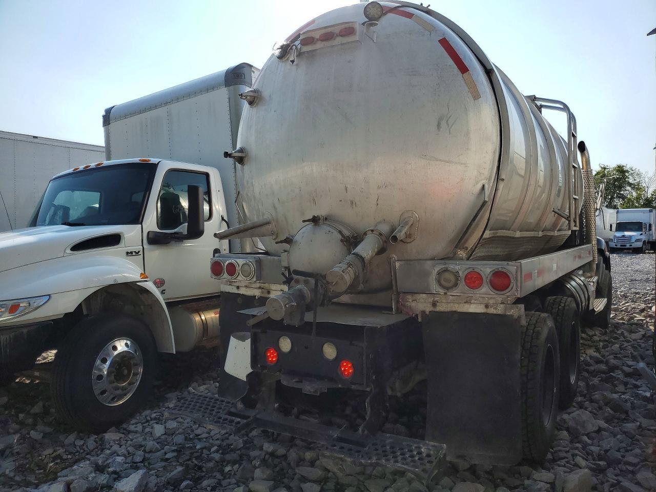 2021 KENWORTH CONSTRUCTION T2000 WATER TRUCK — Фото 3 из 12
