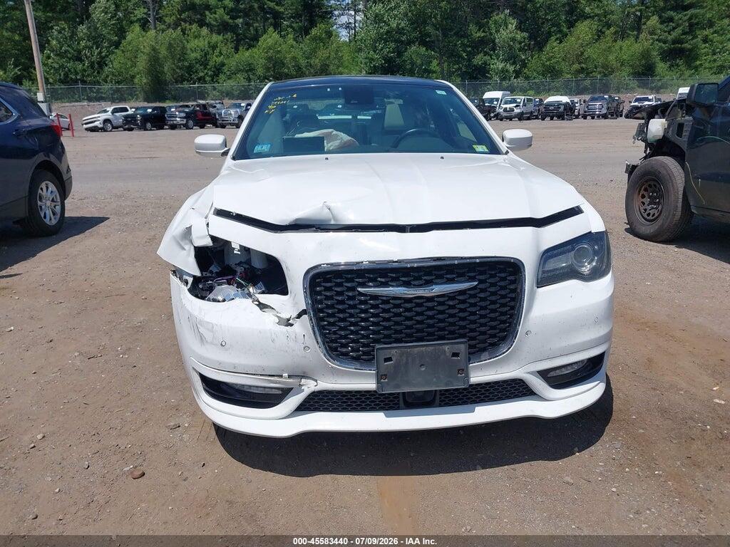 2C3CCAGG7JH202154 2018 CHRYSLER 300 photo no. 12