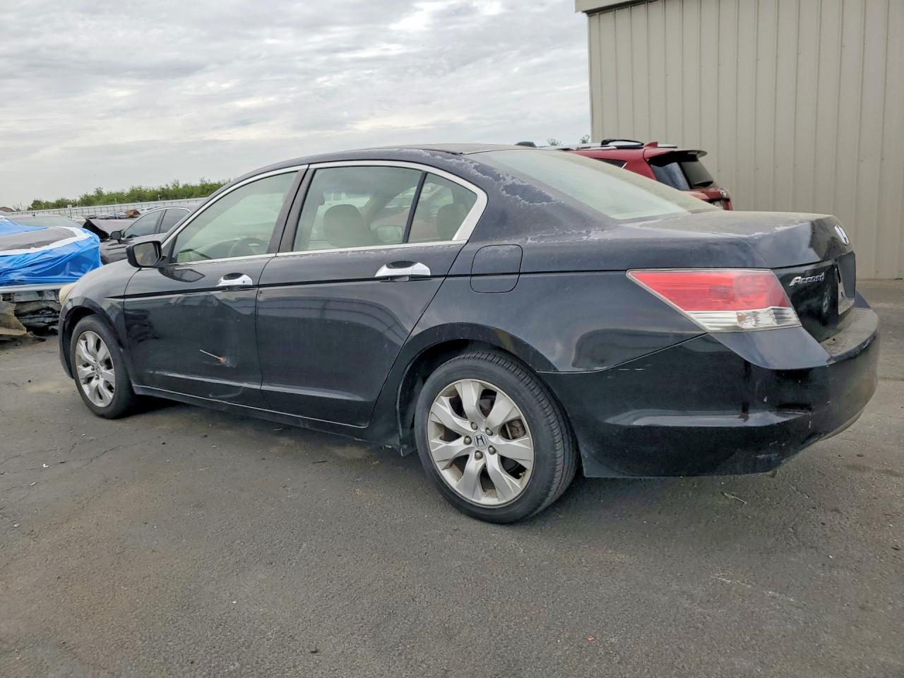 1HGCP36848A060281 2008 HONDA ACCORD photo no. 2
