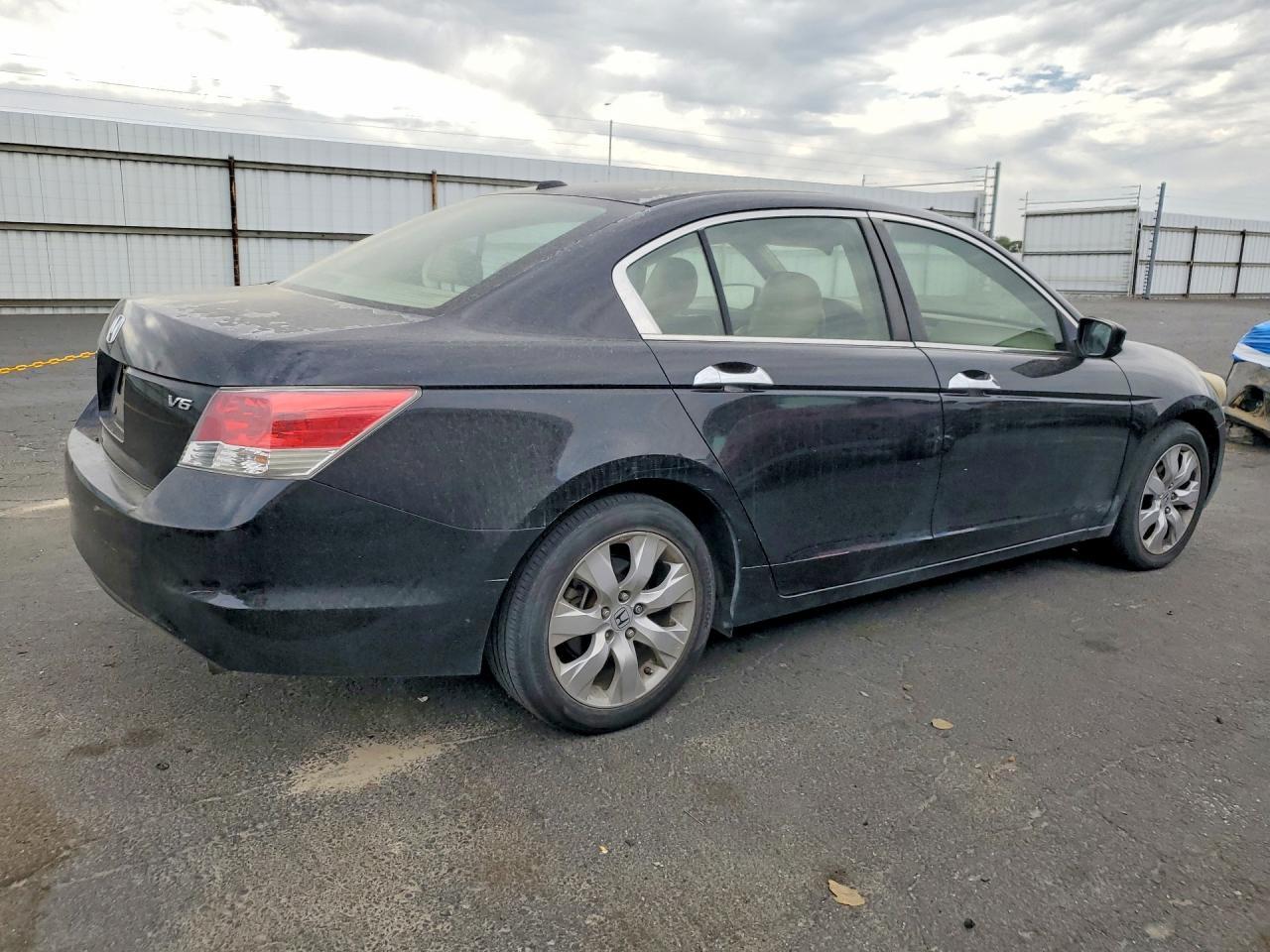 1HGCP36848A060281 2008 HONDA ACCORD photo no. 3