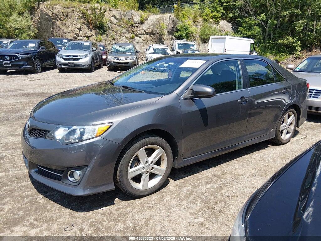 4T1BF1FKXEU731861 2014 TOYOTA CAMRY photo no. 2
