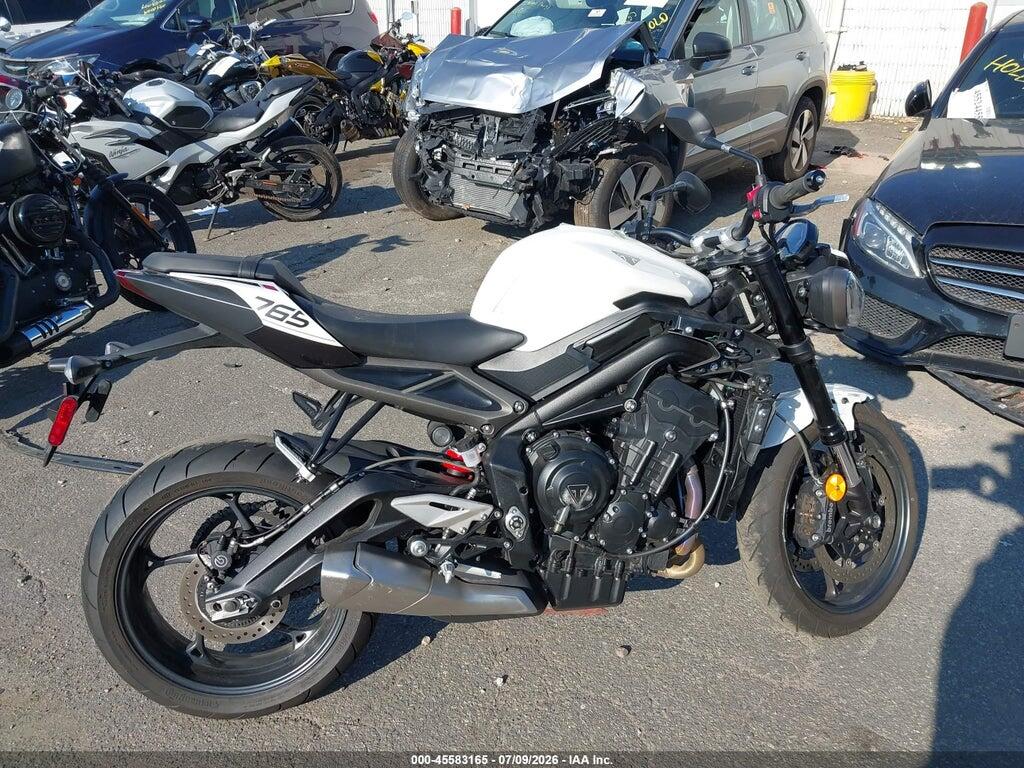 SMTA604S5RTBK1024 2024 TRIUMPH MOTORCYCLE STREET TRIPLE photo no. 12
