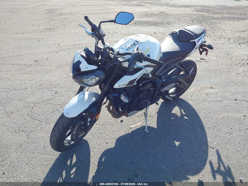 SMTA604S5RTBK1024 2024 TRIUMPH MOTORCYCLE STREET TRIPLE photo no. 2