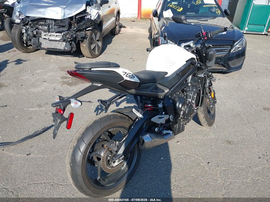 SMTA604S5RTBK1024 2024 TRIUMPH MOTORCYCLE STREET TRIPLE photo no. 4