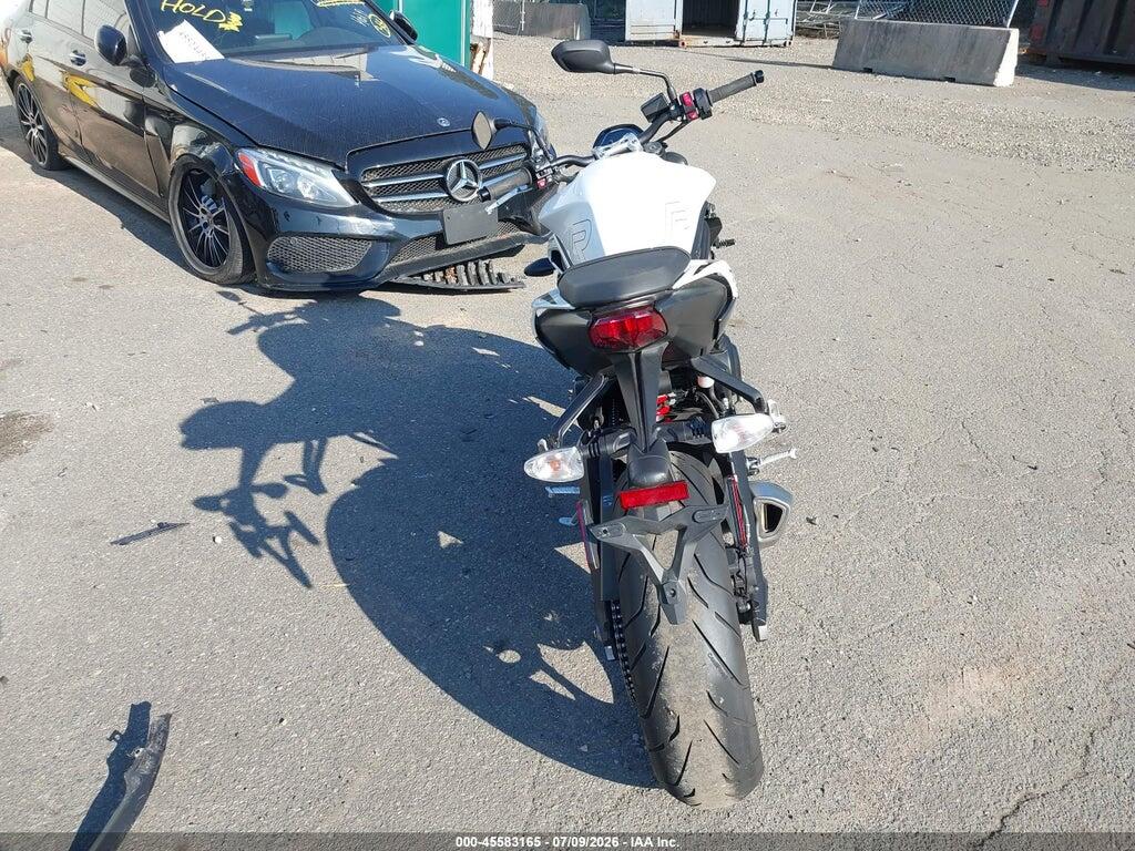 SMTA604S5RTBK1024 2024 TRIUMPH MOTORCYCLE STREET TRIPLE photo no. 6