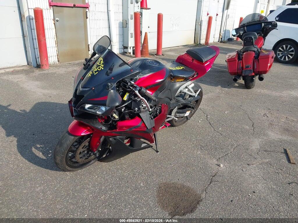 JH2PC4081AK300050 2010 HONDA CBR600 photo no. 2