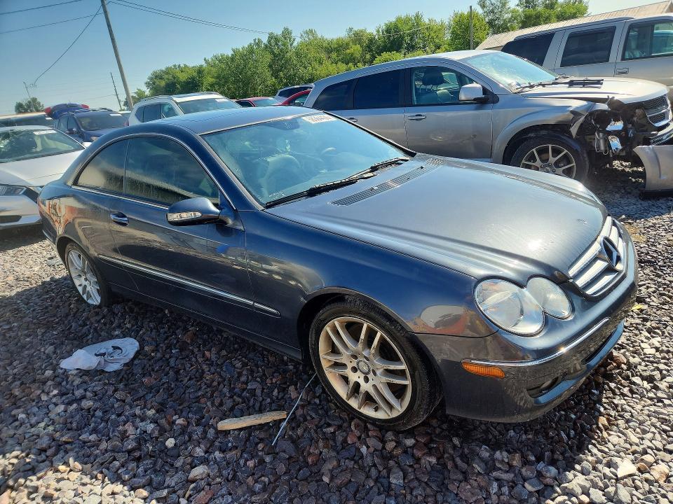 WDBTJ56H98F238201 2008 MERCEDES-BENZ CLK photo no. 4