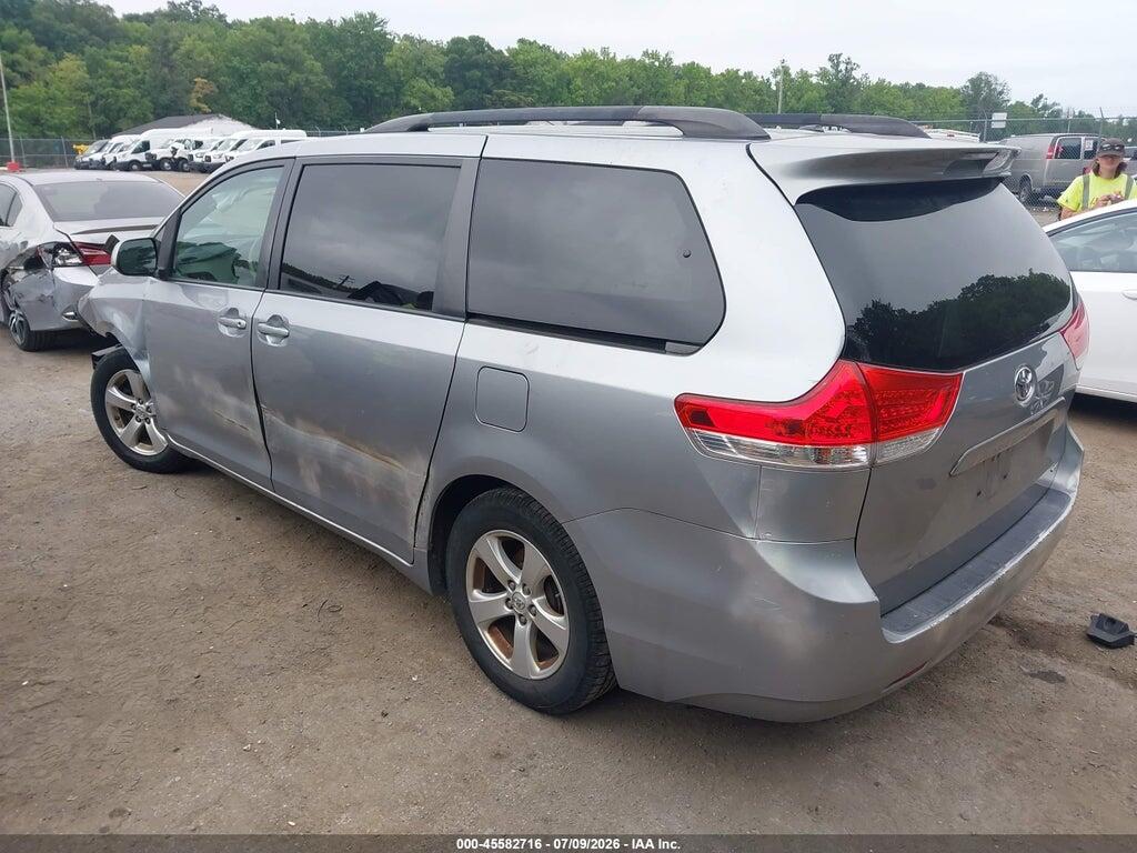 5TDKK3DC6DS327420 2013 TOYOTA SIENNA photo no. 3