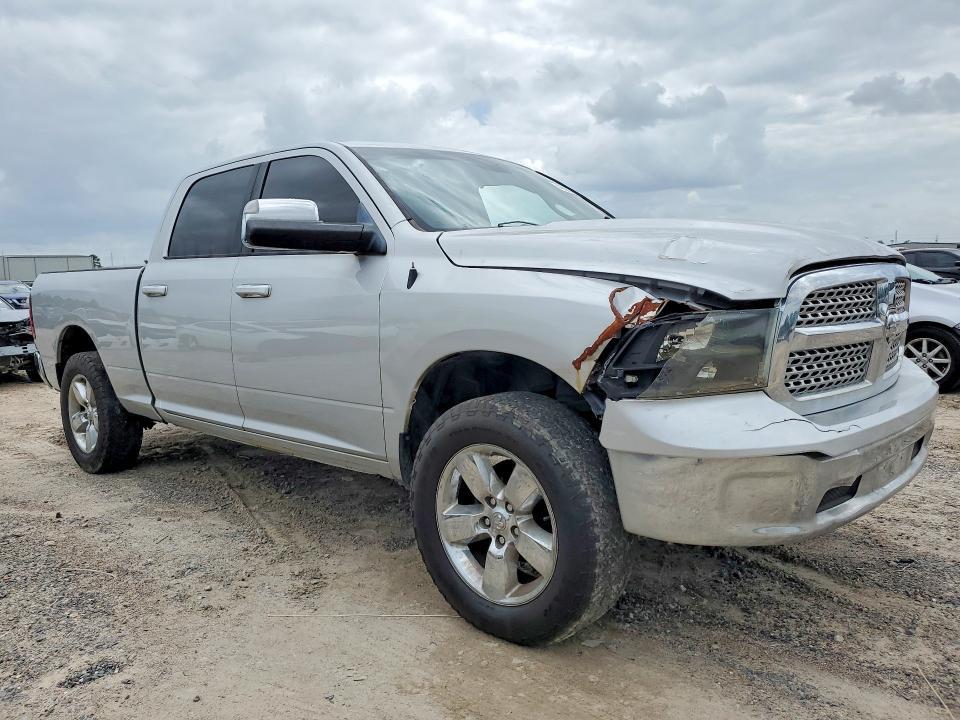 2019 RAM 1500 CLASSIC SLT — Фото 4 из 12
