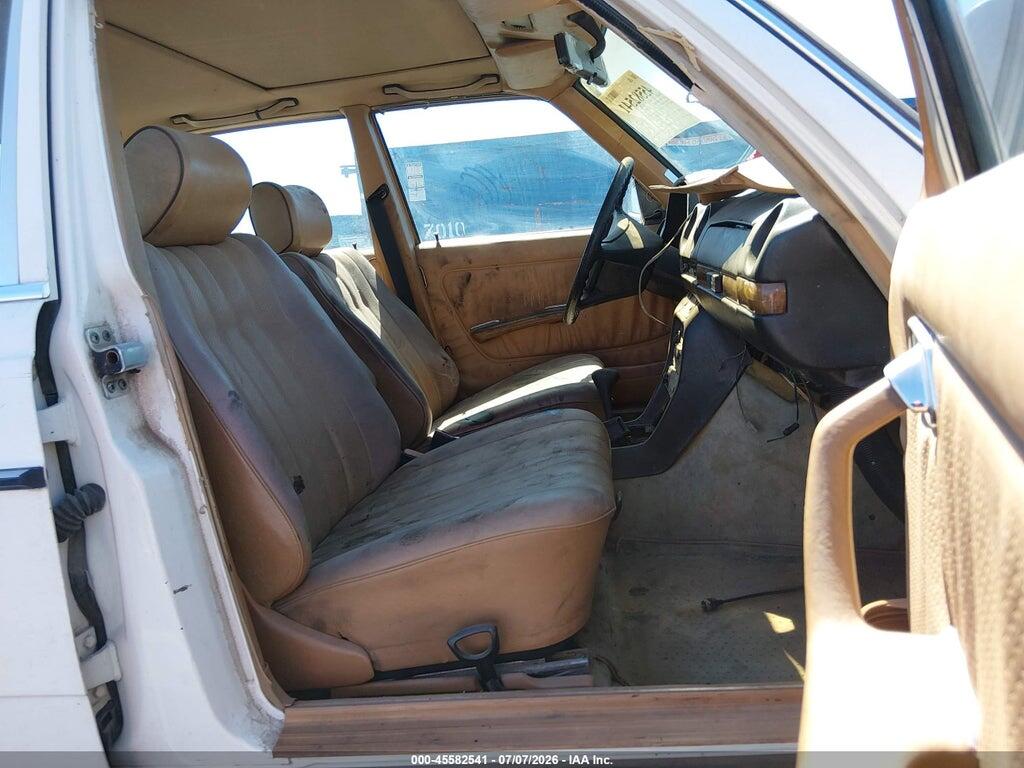 WDBAB33A6DB025837 1983 MERCEDES-BENZ 300 photo no. 5