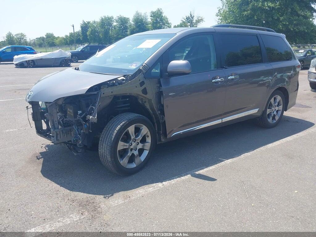 5TDXK3DC2ES497572 2014 TOYOTA SIENNA photo no. 2