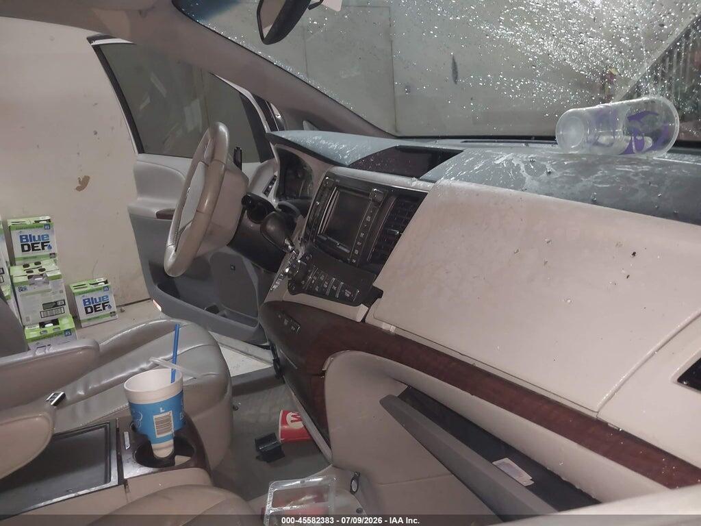 5TDYK3DC5ES475747 2014 TOYOTA SIENNA photo no. 5
