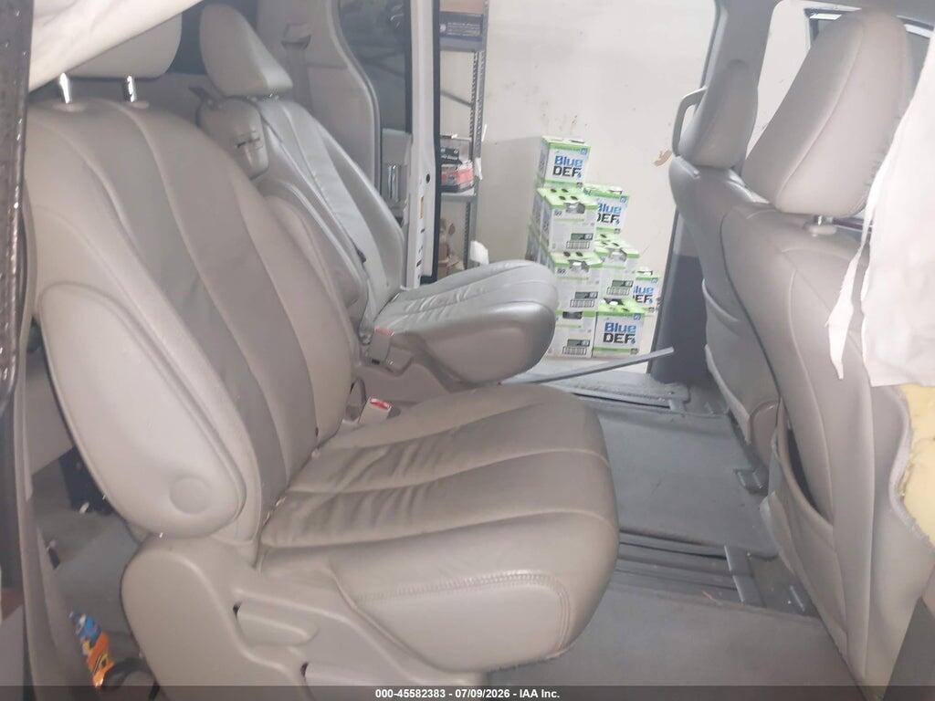 5TDYK3DC5ES475747 2014 TOYOTA SIENNA photo no. 8