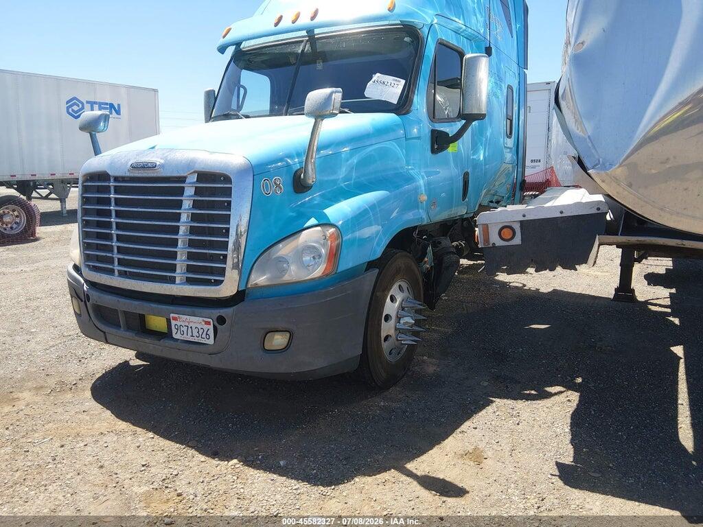 1FUJGLBG4DSBC0784 2013 FREIGHTLINER CASCADIA 125 photo no. 2