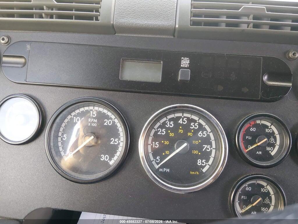 1FUJGLBG4DSBC0784 2013 FREIGHTLINER CASCADIA 125 photo no. 5