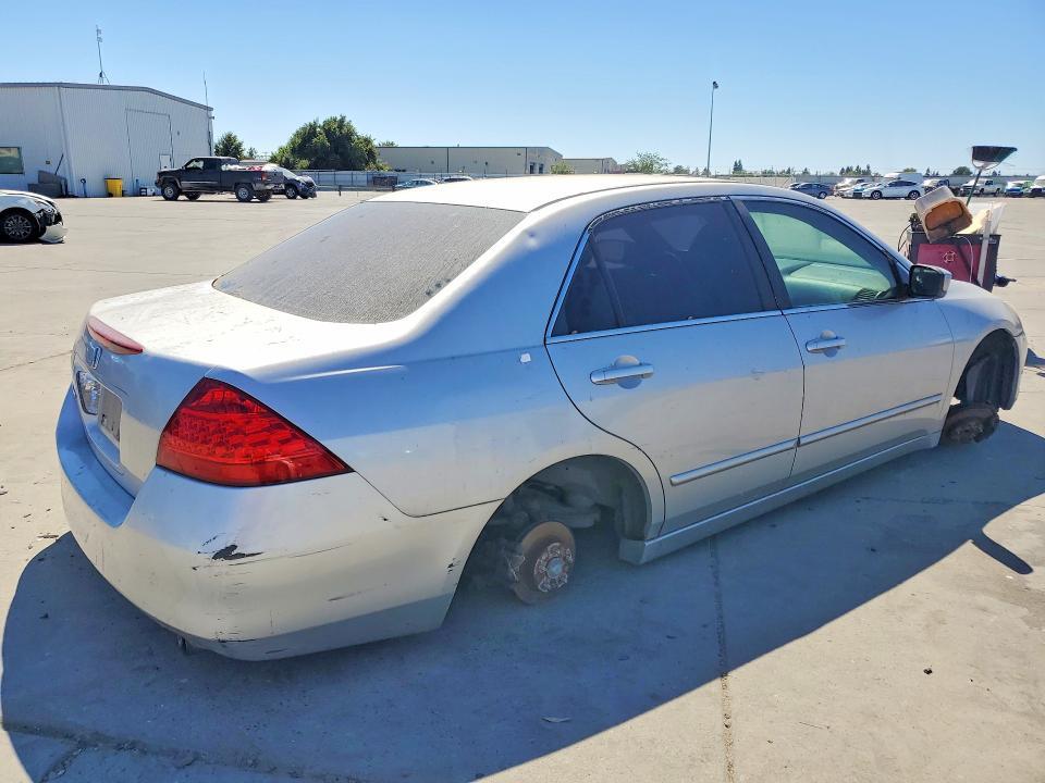 1HGCM55316A030842 2006 HONDA ACCORD photo no. 3