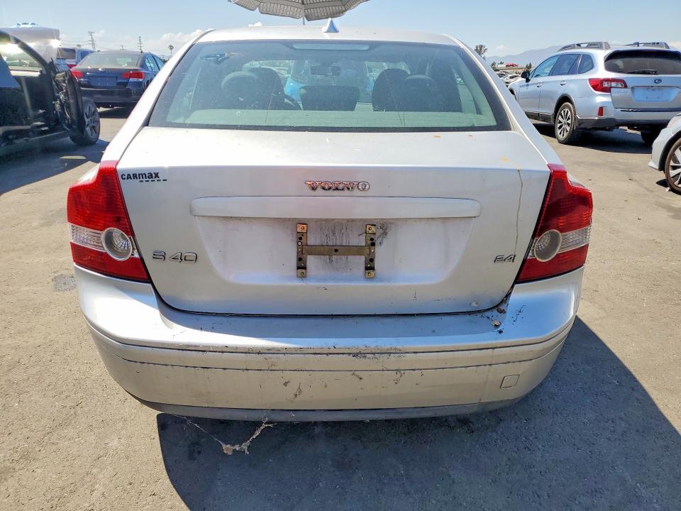 2006 VOLVO S40 2.4I — Фото 6 из 12