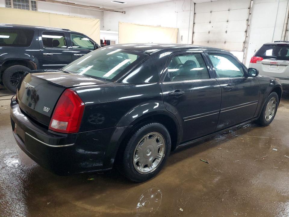 2C3JA53GX5H176536 2005 CHRYSLER 300 photo no. 3
